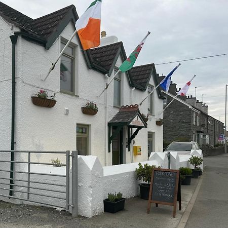 Holland Hotel Llanfachraeth Exteriér fotografie