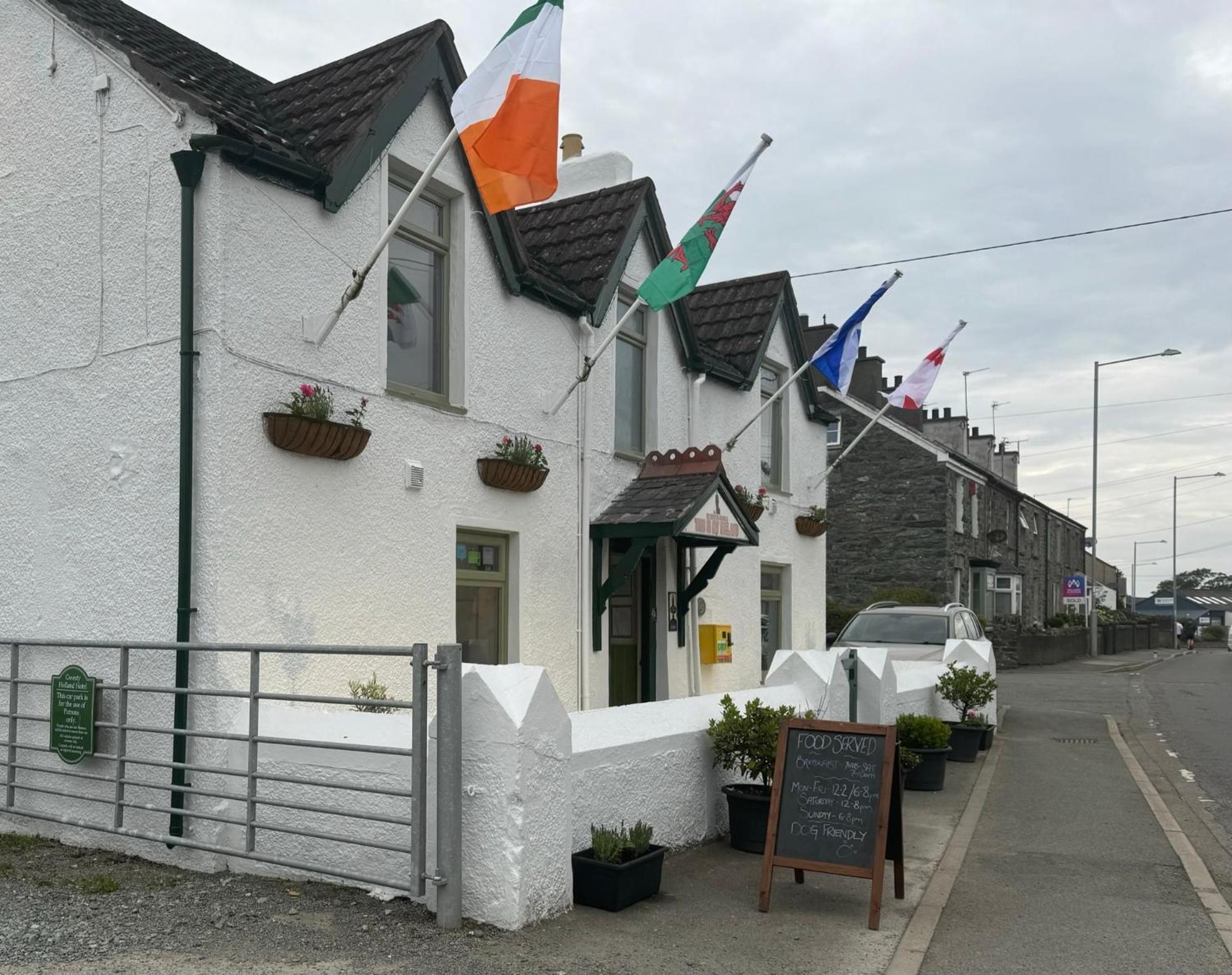 Holland Hotel Llanfachraeth Exteriér fotografie